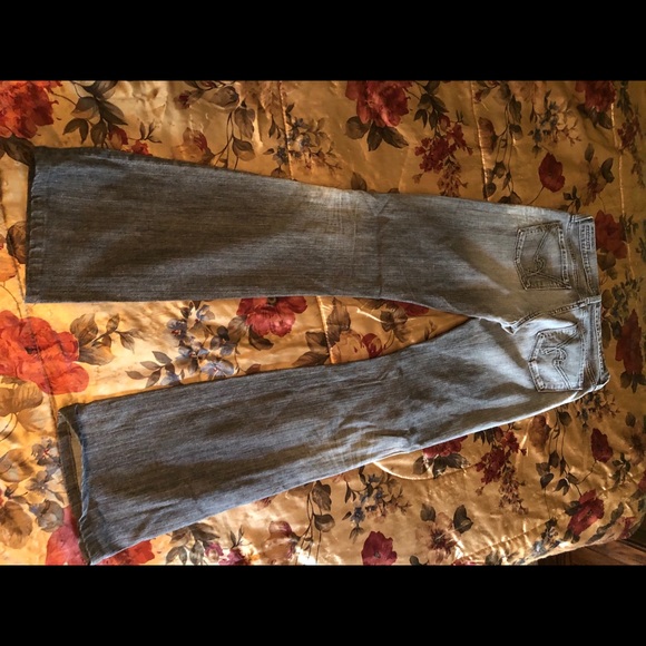 Citizens of Humanity Distressed Low Rise Bootcut - Picture 10 of 11